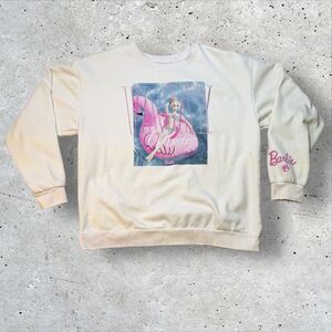 Barbie Vacay Mode Sweatshirt Women’s Size L Cream Pullover Graphic Crewneck